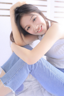 变成黑皮辣妹后和朋友做了未删