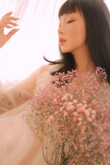 美女镣铐